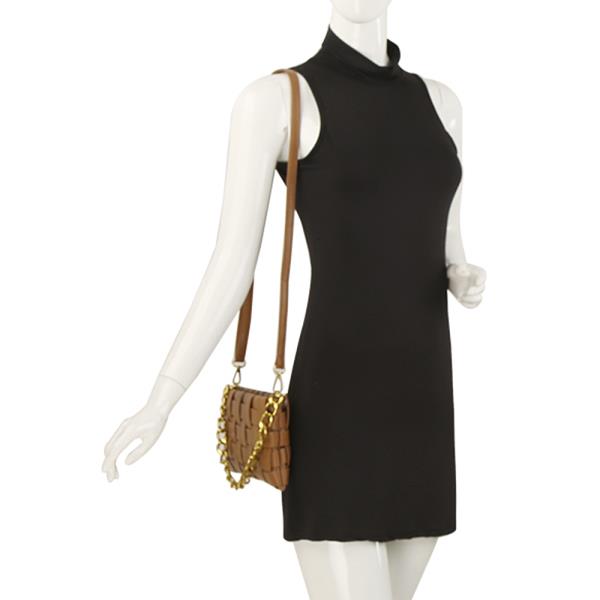 QUILTED SMOOTH CHAIN LINK CROSSBODY BAG