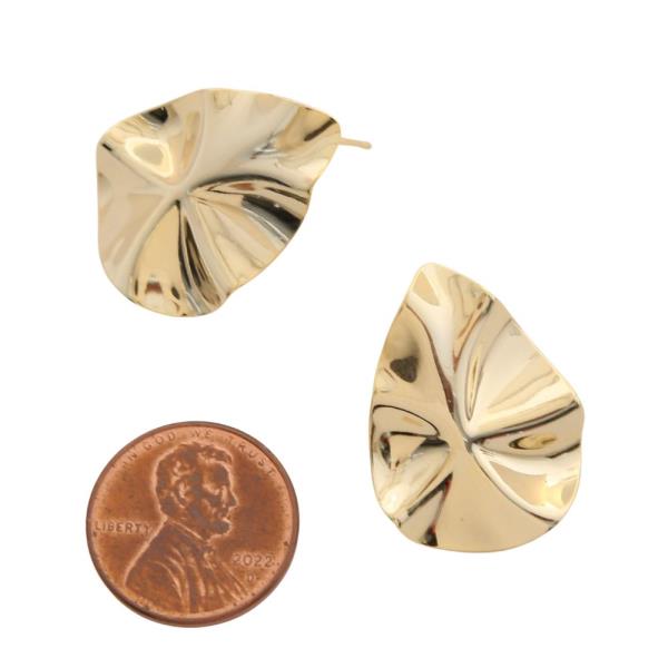 SODAJO TEARDROP BENT METAL GOLD FILLED EARRING