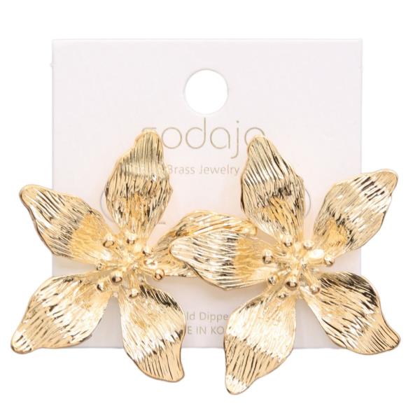 SODAJO FLOWER SHAPE GOLD DIPPED EARRING
