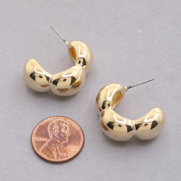 SODAJO FLOWER SHAPE GOLD DIPPED EARRING