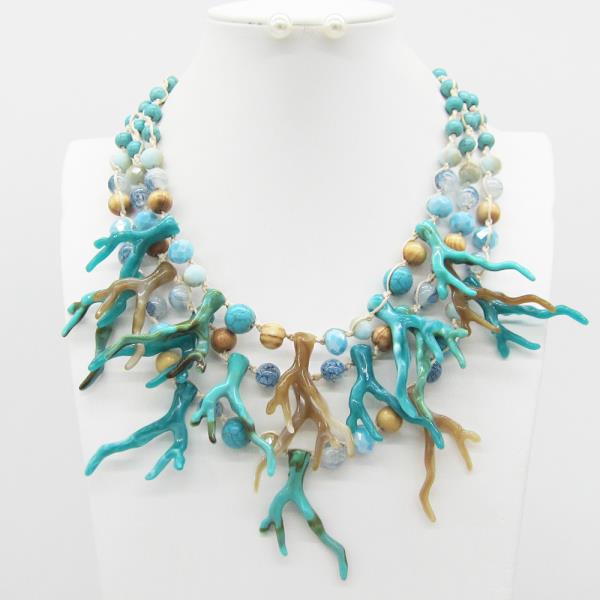SEALIFE CORAL SHELL STATEMENT NECKLACE