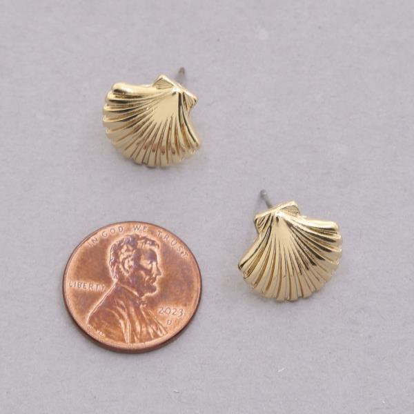 SEASHELL METAL EARRING