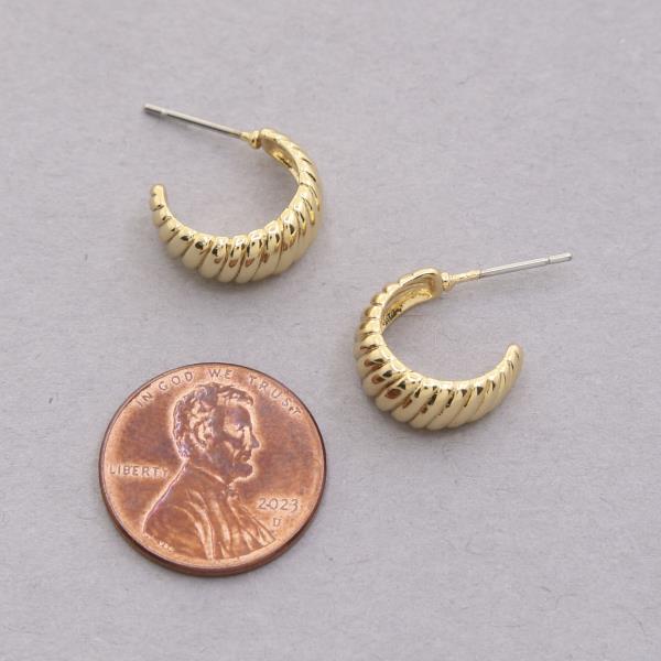 LINED OPEN HOOP 18K GOLD DIPPED EARRING
