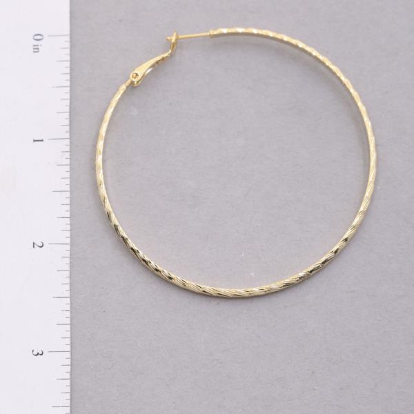 SODAJO GOLD DIPPED TEXTURED HOOP EARRING