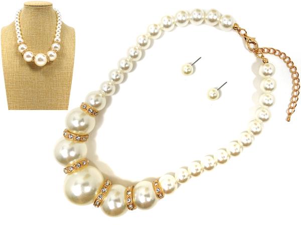 CHUNKY PEARL BEAD NECKLACE