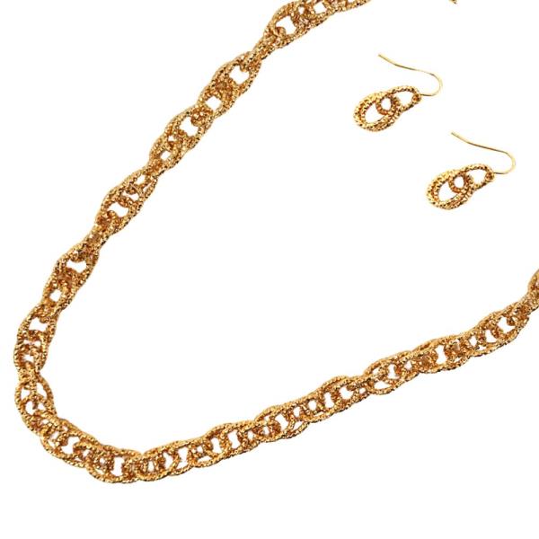 CIRCLE LINK TEXTURED METAL NECKLACE