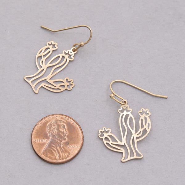 WESTERN SHAPE CACTUS METAL DANGLE EARRING
