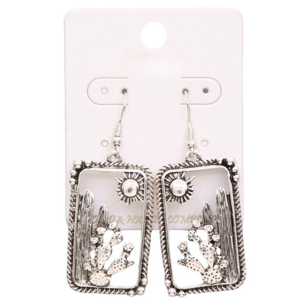 WESTERN STYLE RECTANGLE SHAPE EARRING