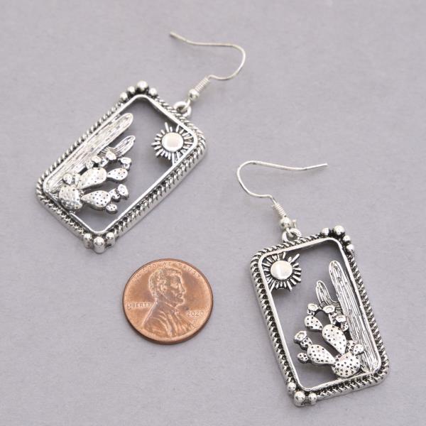 WESTERN STYLE RECTANGLE SHAPE EARRING