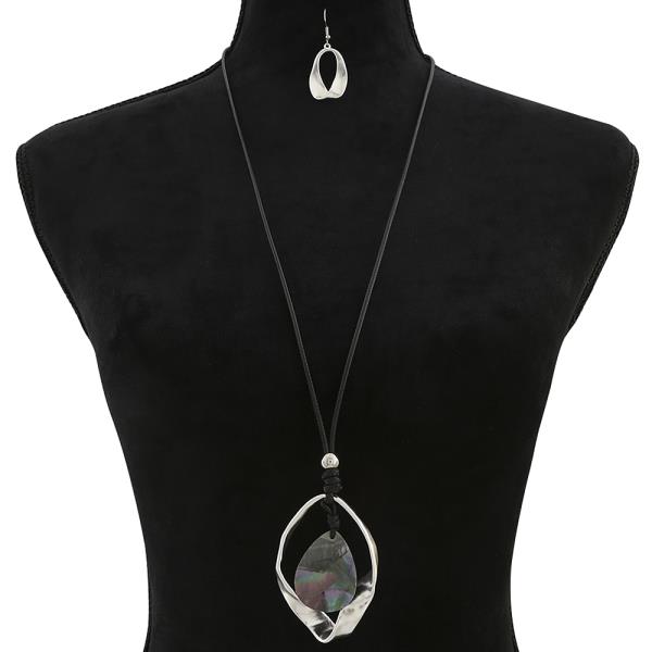 OVAL PENDANT CORD LONG NECKLACE EARRING SET