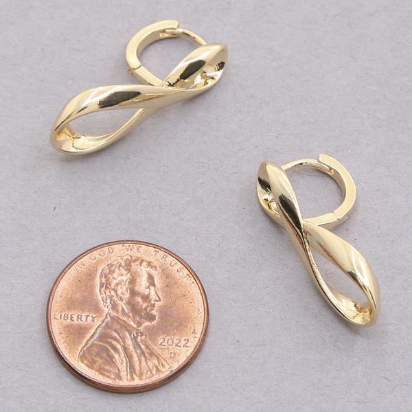 SODAJO GOLD DIPPED TWIST HUGGIE HOOP EARRING
