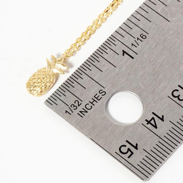 GOLD DIPPED PINEAPPLE PENDANT NECKLACE