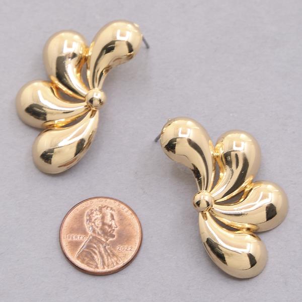 TEARDROP FLOWER METAL POST EARRING