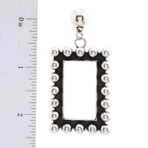 WESTERN RECTANGLE DANGLE EARRING