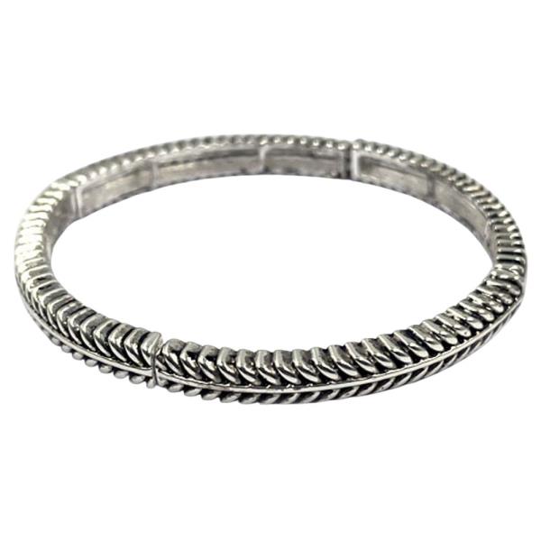 TEXTURED METAL LEAF DETAIL HINGED BANGLE BRACELET