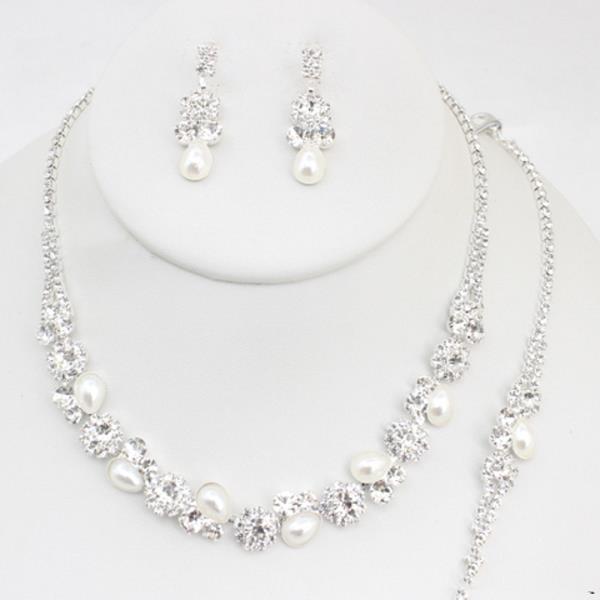 PEARL DROP AND CRYSTAL ACCENT NECKLACE AND EARRING SET