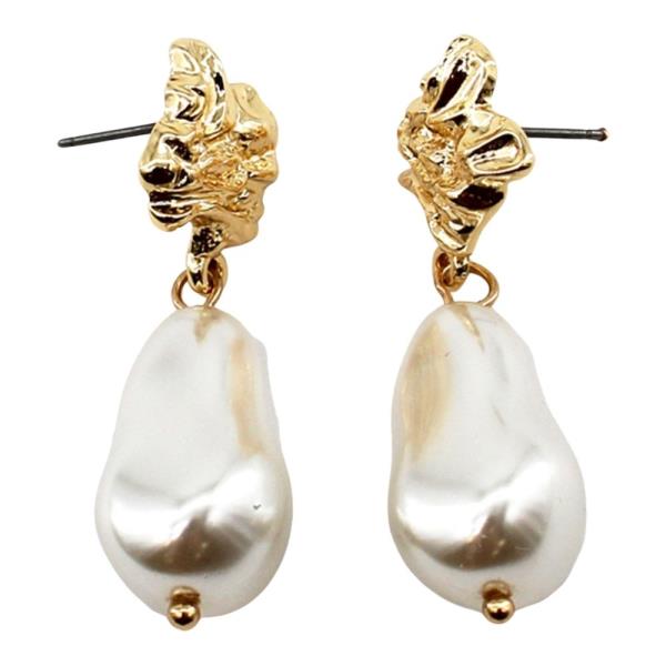 METAL PEARL DANGLE EARRING