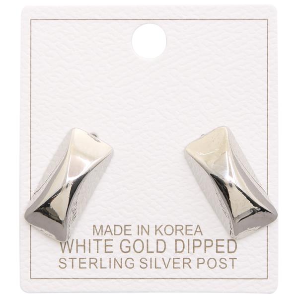 GOLD DIPPED BAR POST EARRING