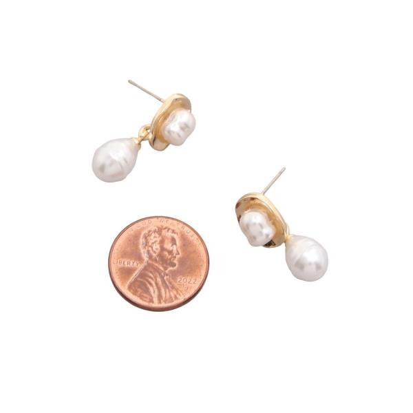 SODAJO GOLD DIPPED ROUND PEARL DANGLE EARRING