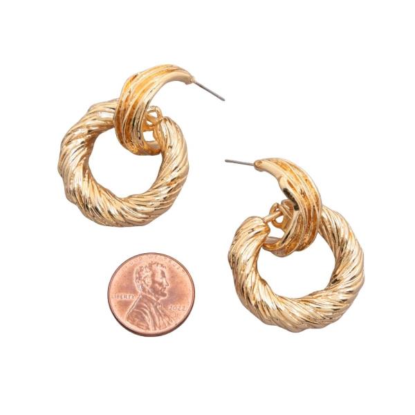 SODAJO GOLD DIPPED TEXTURED ROUND DANGLE EARRING