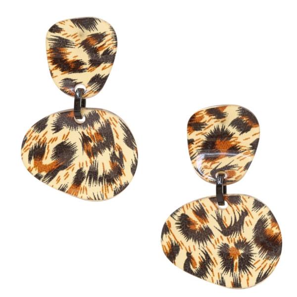 ANIMAL PRINT ORGANIC SHAPE LINK DANGLE EARRING