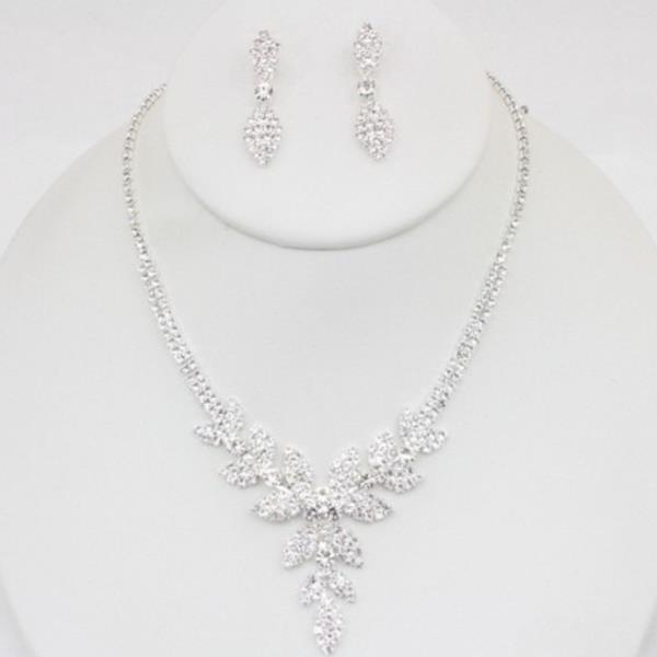 LEAF PATTERN RHINESTONE METAL NECKLACE