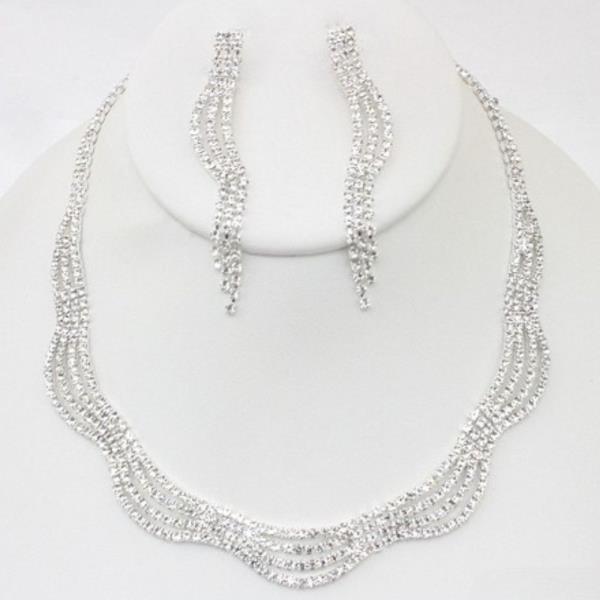 WAVY METAL RHINESTONE NECKLACE