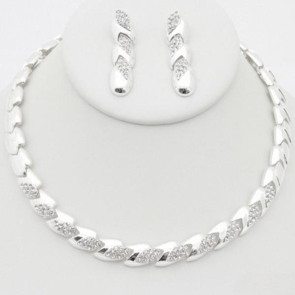 RHINESTONE METAL NECKLACE