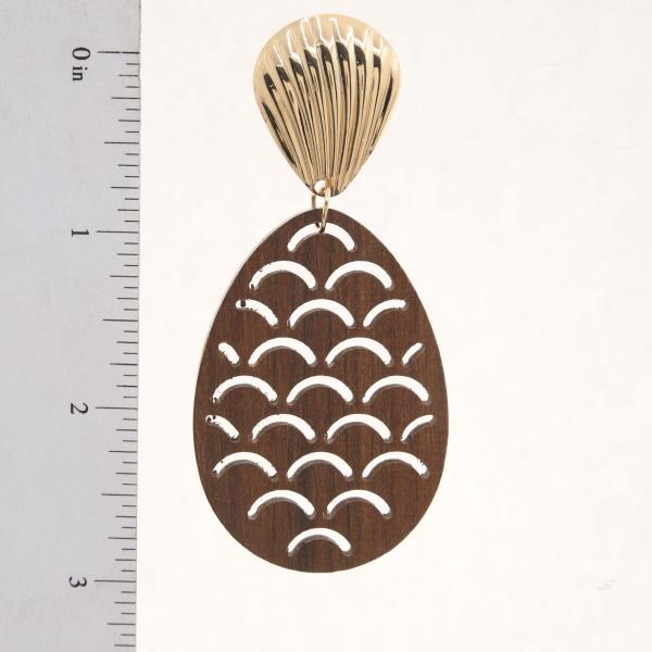 CUT OUT OVAL SEASHELL LINK DANGLE EARRING
