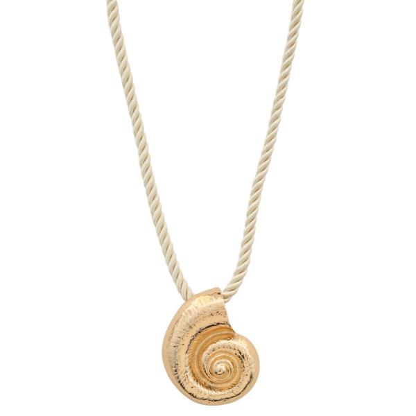 SEASHELL PENDANT ROPE THREAD NECKLACE