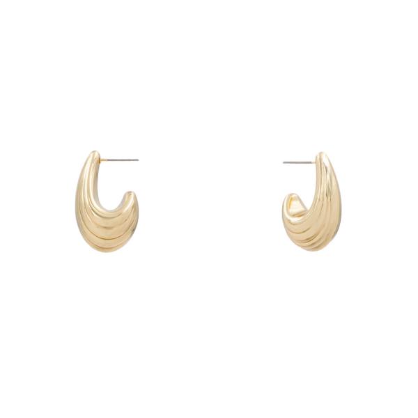 METAL CHUNKY RIDGED HOOP EARRING