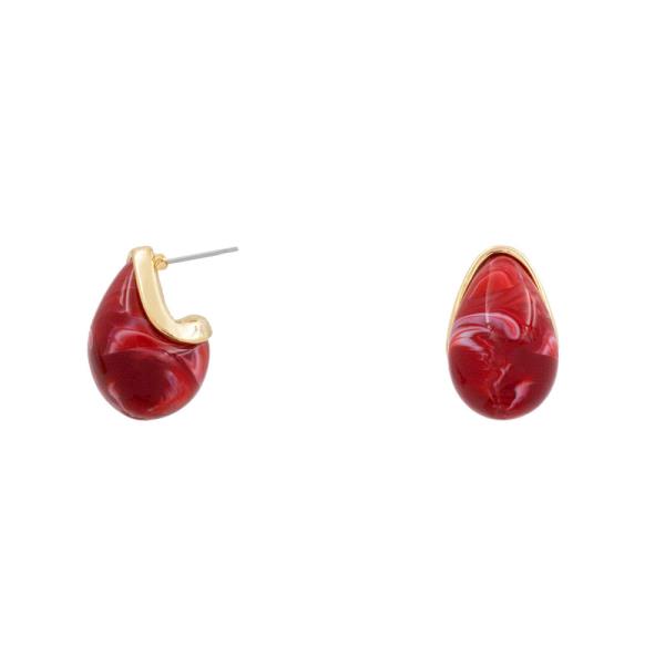 MARBLED RESIN DROP STUD EARRING