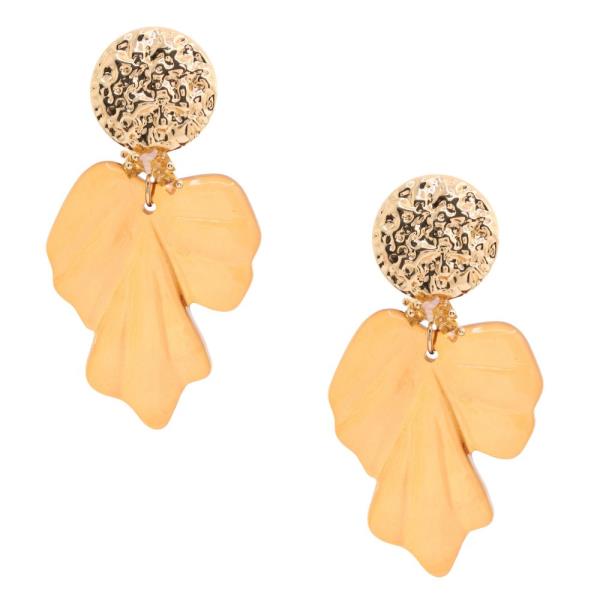 PETAL HAMMERED METAL COIN LINK EARRING