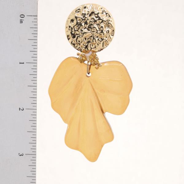 PETAL HAMMERED METAL COIN LINK EARRING