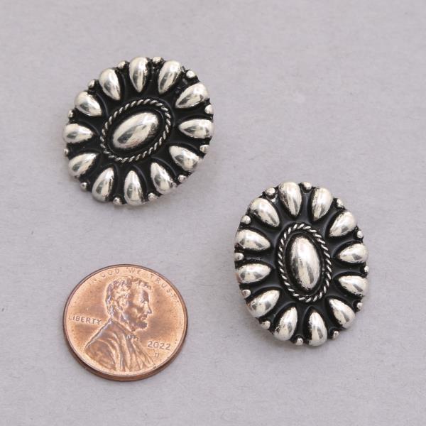 WESTERN STYLE CONCHO EARRING