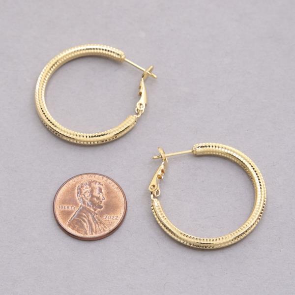 14K GOLD DIPPED TEXTURED HOOP EARRING