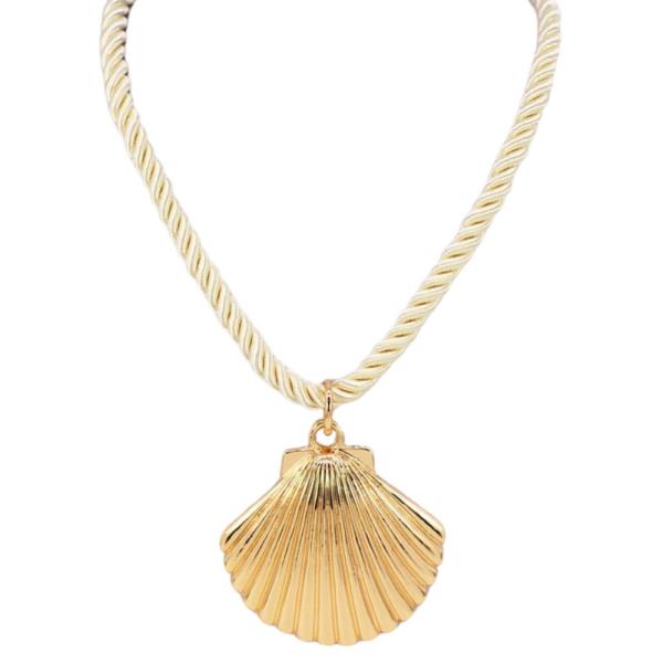 SEASHELL PENDANT ROPE NECKLACE