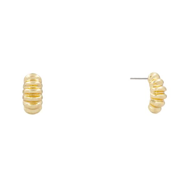 METAL EARRING