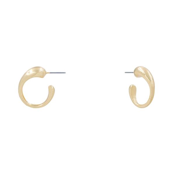 OPEN CIRCLE EARRING