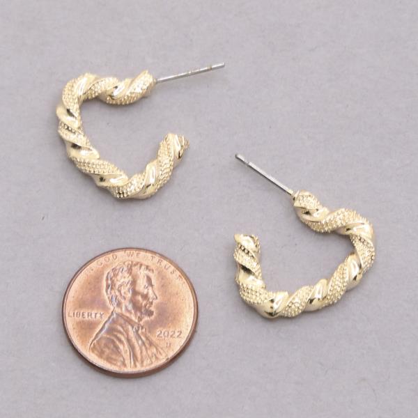 SODAJO TWISTED HEART SHAPE GOLD DIPPED EARRING