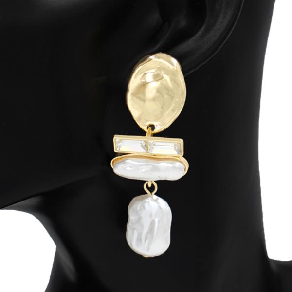 TEXTURED METAL BAROQUE PEARL DROP EARRINGS