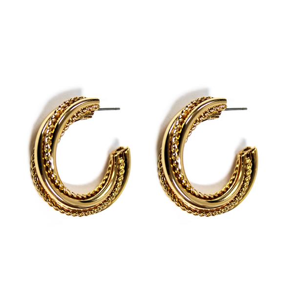 TRIPLE OVAL OPEN HOOP TWISTED EARRING