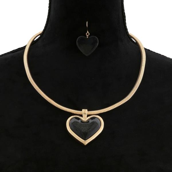 HEART PENDANT METAL NECKLACE