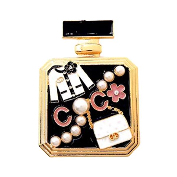 JACKET AND HANDBAG ON PERFUME BROOCH