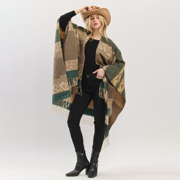AZTEC LEOPARD PATTERN FRINGE RUANA