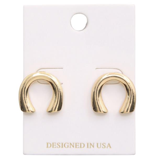 U SHAPE METAL STUD EARRING