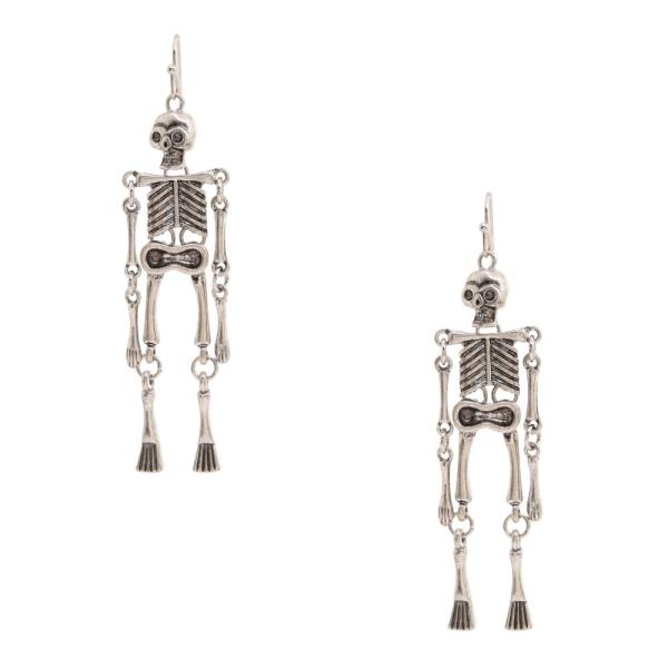 HALLOWEEN SKELETON METAL DANGKE EARRING