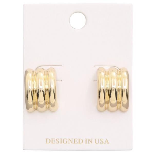 CURVE METAL EARRING