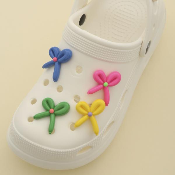 RIBBON BOW SHOE CHARM
