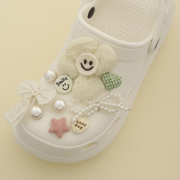 FLOWER SMILEY FACE PEARL BEAD BOW SHOE CHARM